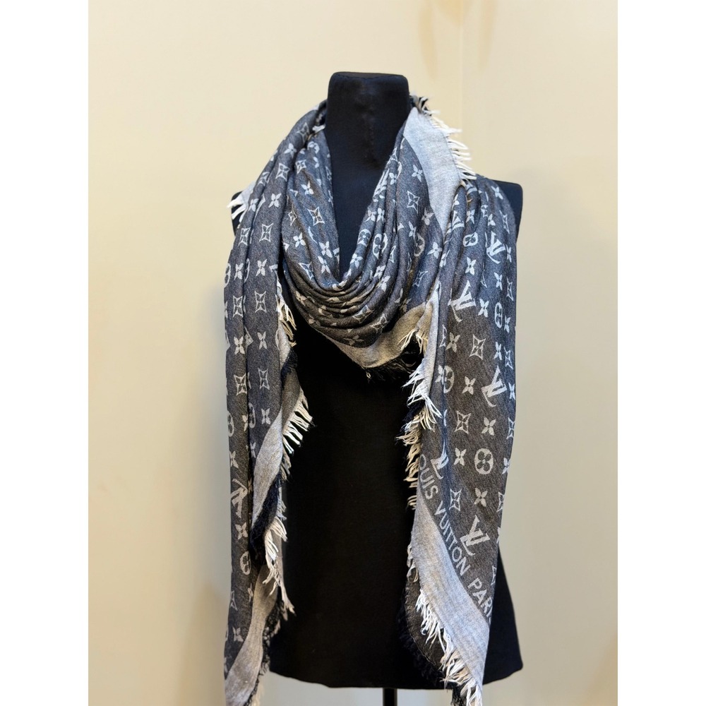 Louis Vuitton Monogram Shawl Grey Silver Cashmere Wool Scarf Made in France